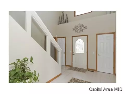 2304 Mariners Point Ln, Springfield, IL 62712 photo 4