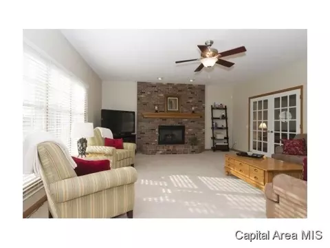 2304 Mariners Point Ln, Springfield, IL 62712 photo 10