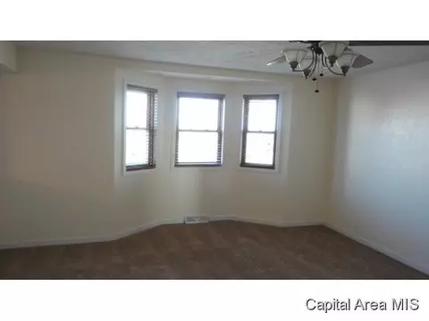 883 E 500 North Rd, Morrisonville, IL 62546 photo 2