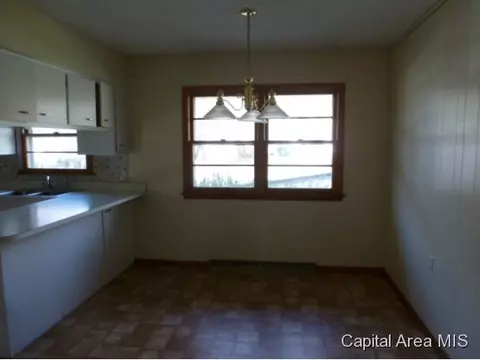 4747 E Glenmore Ct, Decatur, IL 62521 photo 5
