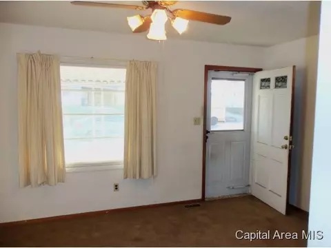 37 Lilac Ln, Springfield, IL 62702 photo 4