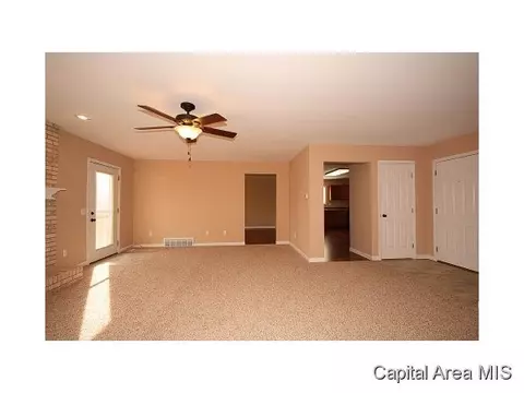 2112 Checkerberry Ln, Springfield, IL 62711 photo 4