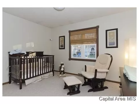 2217 Claremont, Springfield, IL 62703 photo 5