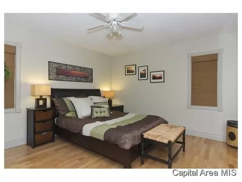 2217 Claremont, Springfield, IL 62703 photo 4