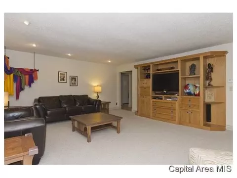 2217 Claremont, Springfield, IL 62703 photo 2