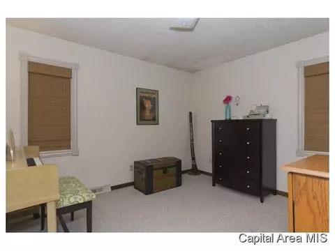 2217 Claremont, Springfield, IL 62703 photo 6