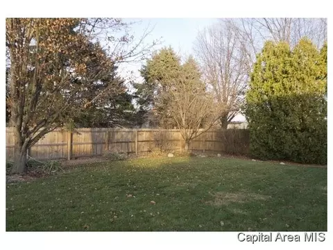 2217 Claremont, Springfield, IL 62703 photo 13