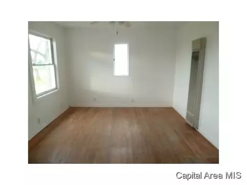 6612 E Firehouse Rd, Decatur, IL 62521 photo 4