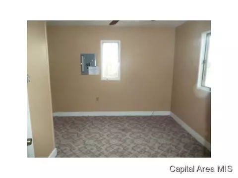 6612 E Firehouse Rd, Decatur, IL 62521 photo 5