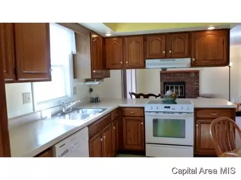 6292 Westwind Dr, Springfield, IL 62711 photo 2