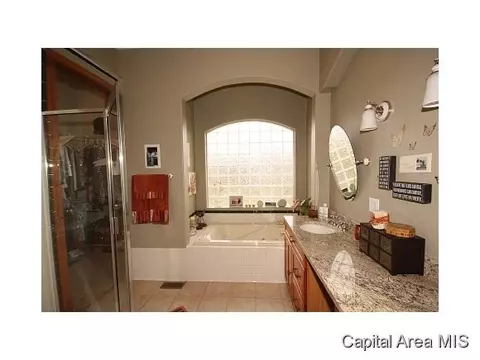 7727 W Outer Rd, Sherman, IL 62684 photo 12