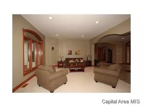 7727 W Outer Rd, Sherman, IL 62684 photo 4