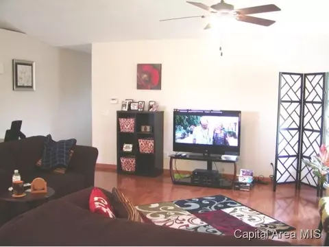 3109 Cascade Dr, Springfield, IL 62704 photo 5
