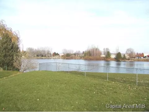 3109 Cascade Dr, Springfield, IL 62704 photo 2