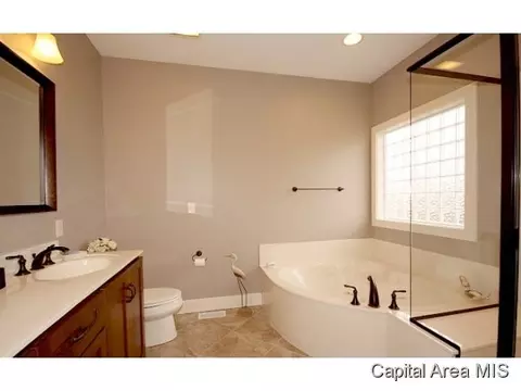4413 Lynhurst Rd, Springfield, IL 62711 photo 17