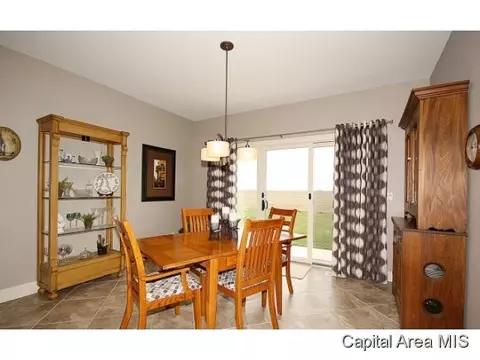 4413 Lynhurst Rd, Springfield, IL 62711 photo 8