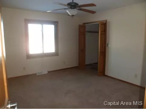 155 Lyons, Riverton, IL 62561 photo 9