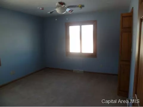 155 Lyons, Riverton, IL 62561 photo 13
