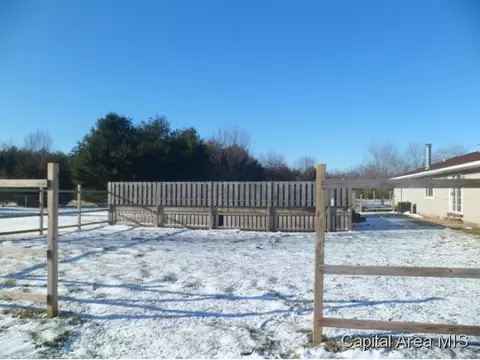 155 Lyons, Riverton, IL 62561 photo 3