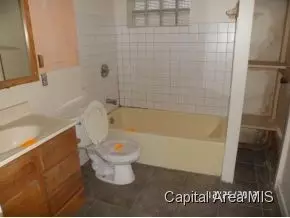 2404 Yale Blvd, Springfield, IL 62703 photo 2