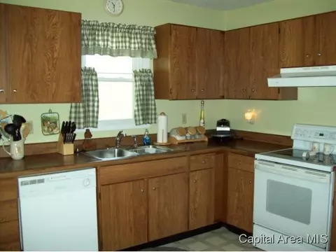 2005 Scarbrough, Springfield, IL 62702 photo 5