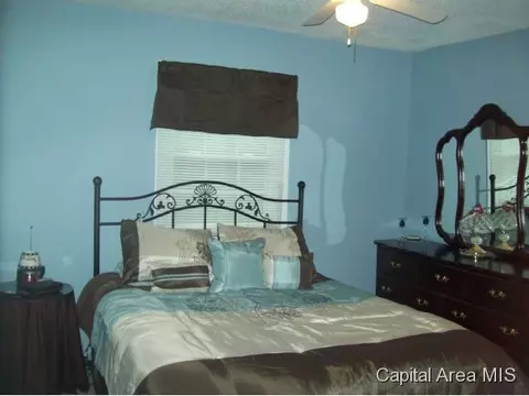 2005 Scarbrough, Springfield, IL 62702 photo 7