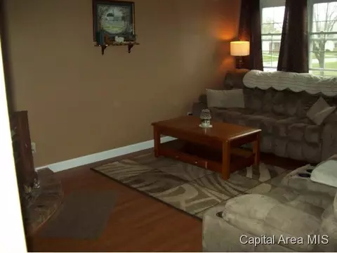 2005 Scarbrough, Springfield, IL 62702 photo 4