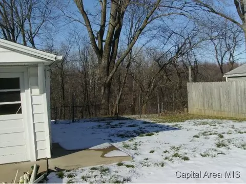 1385 Crestview, Springfield, IL 62702 photo 3