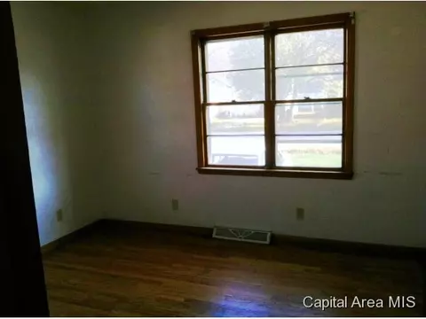 127 N 22nd, Springfield, IL 62703 photo 2