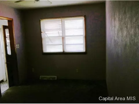 127 N 22nd, Springfield, IL 62703 photo 6