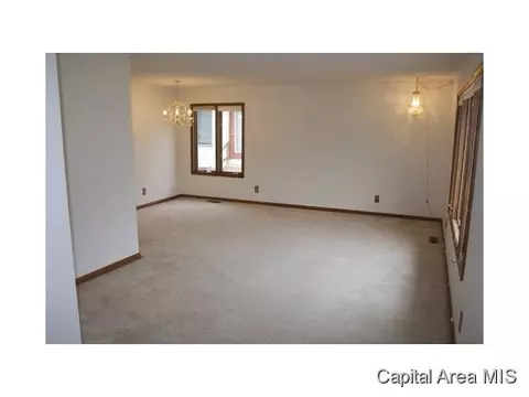 32 Sarah Ave, Springfield, IL 62703 photo 3