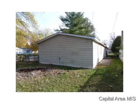 237 Magnolia Dr, Springfield, IL 62702 photo 2