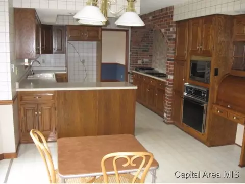 2460 Wydown, Springfield, IL 62704 photo 2