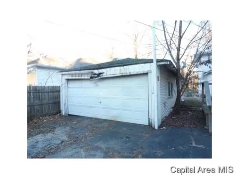 807 W Edwards, Springfield, IL 62704 photo 3