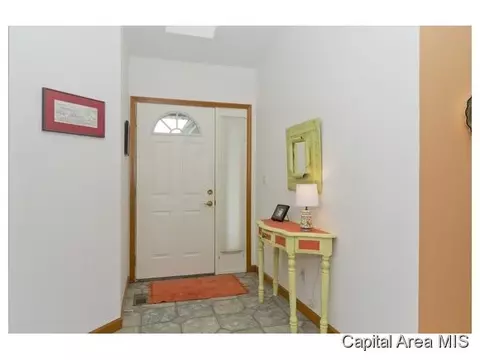 2700 Amelia Ct, Springfield, IL 62711 photo 2