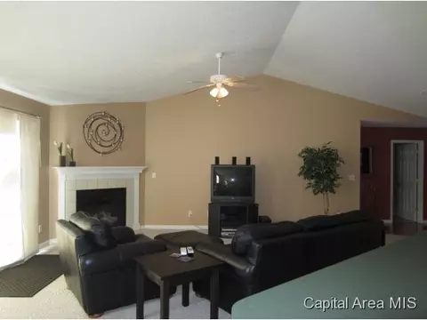 4422 Harvard Dr, Springfield, IL 62712 photo 2