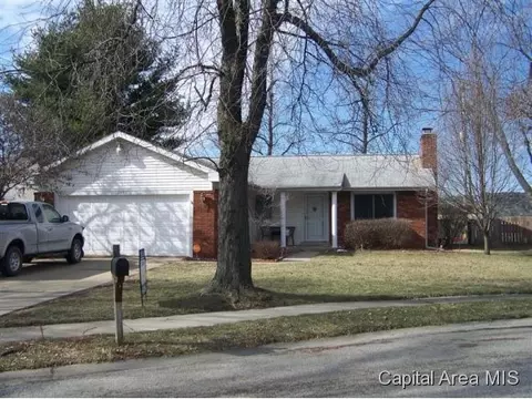 237 Bristol Dr, Springfield, IL 62702 photo 1