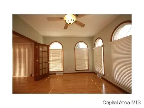 2100 Lake Crest Dr, Springfield, IL 62712 photo 21
