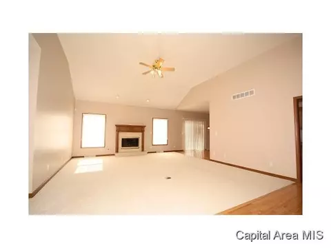 2100 Lake Crest Dr, Springfield, IL 62712 photo 13