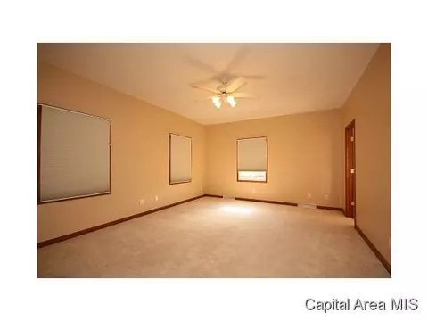 2100 Lake Crest Dr, Springfield, IL 62712 photo 19