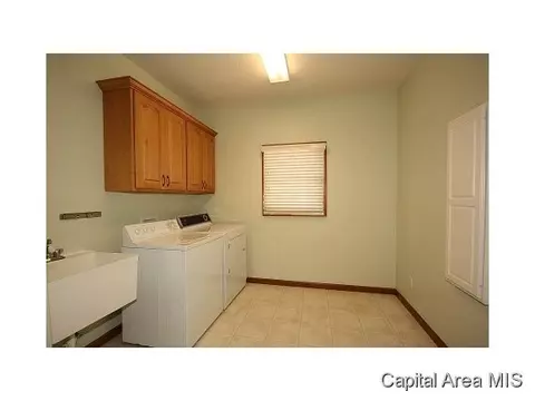 2100 Lake Crest Dr, Springfield, IL 62712 photo 12