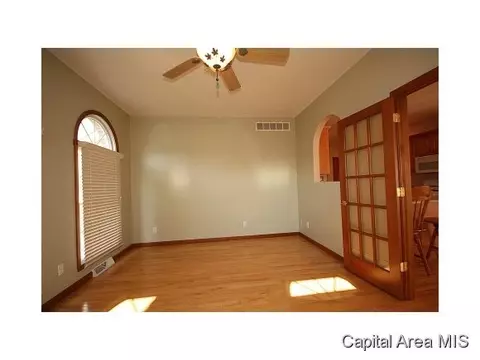 2100 Lake Crest Dr, Springfield, IL 62712 photo 20