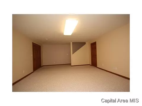 2100 Lake Crest Dr, Springfield, IL 62712 photo 23