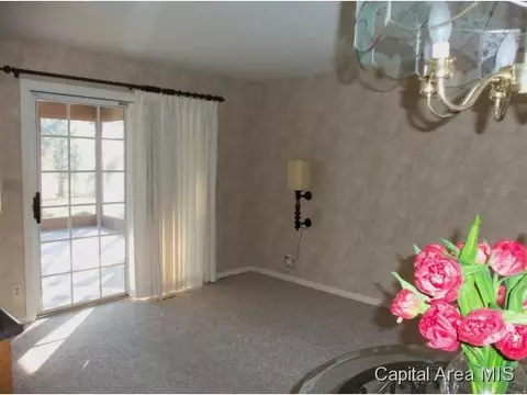 1908 Claremont, Springfield, IL 62703 photo 3