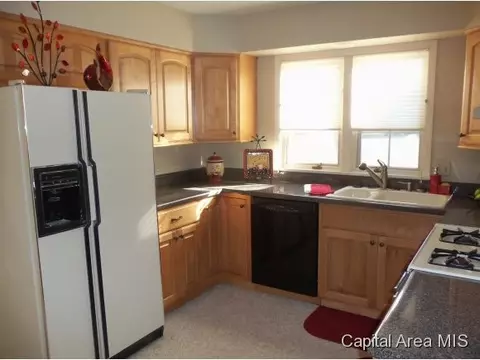 1908 Claremont, Springfield, IL 62703 photo 5