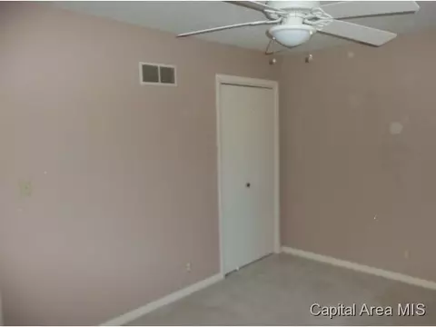 1908 Claremont, Springfield, IL 62703 photo 11
