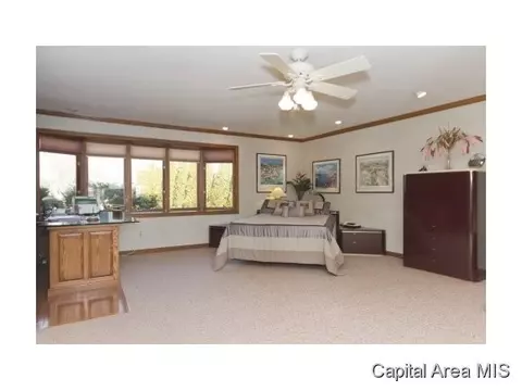 77 Linden Ln, Springfield, IL 62712 photo 14