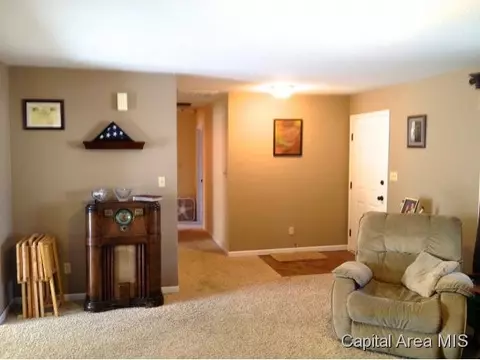 218 W Raylots, Spaulding, IL 62561 photo 5