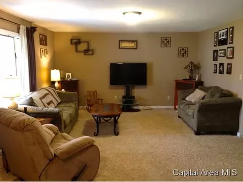 218 W Raylots, Spaulding, IL 62561 photo 4