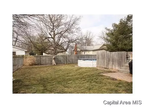 405 Elm, New Berlin, IL 62670 photo 24